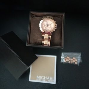 🌷⌚Michael Kors Rose Gold Chronograph watch